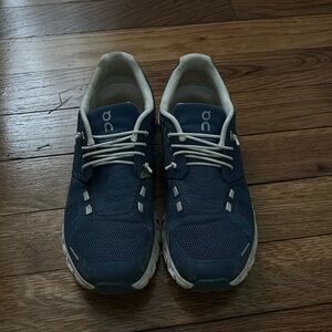 navy oncloud 5 lifestyle shoe size 7.5
